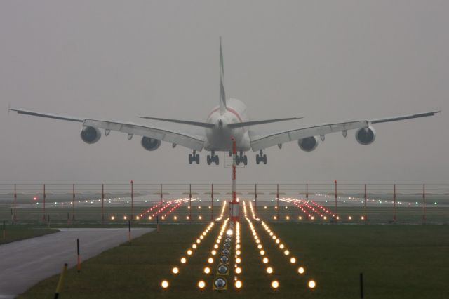 Airbus A380-800 (A6-EDJ)