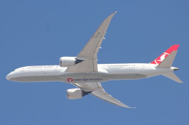 Boeing 787-9 Dreamliner (TC-LLK)