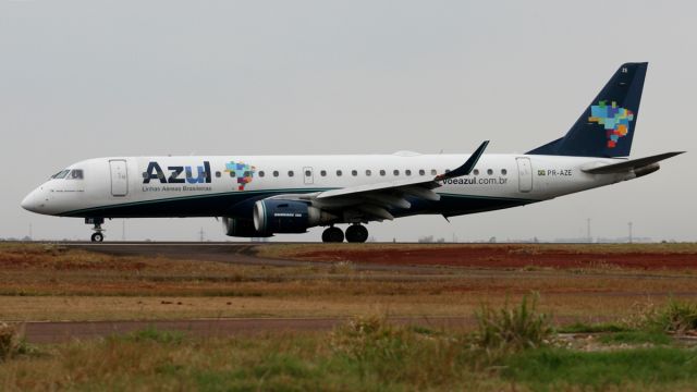 Embraer ERJ-190 (PR-AZE)