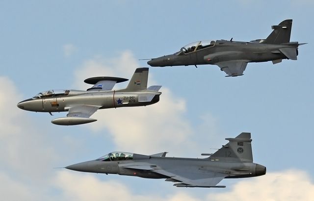 MACCHI MB-326 (ZU-IMP) - Impala, Hawk and Gripen