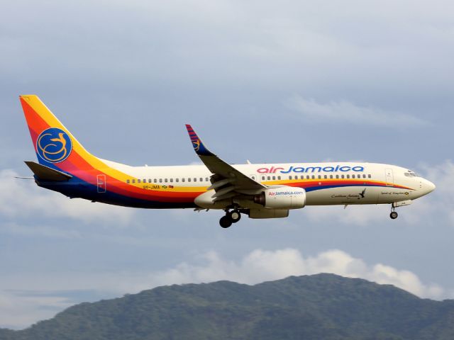 Boeing 737-800 (9Y-JMA)