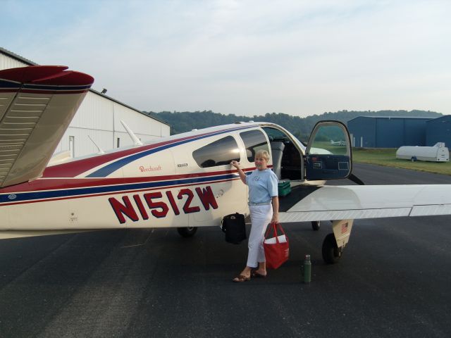 Beechcraft 35 Bonanza (N1512W)