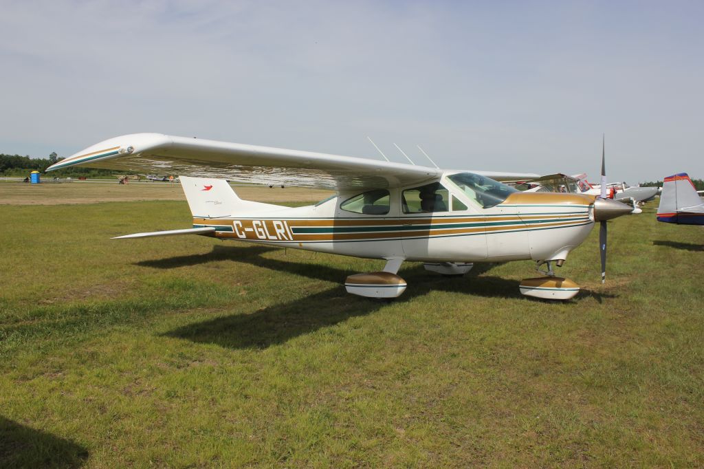 Cessna Cardinal (C-GLRI) - C-GLRI Cessna Cardinal Classic 177B RVA Aéroport de Sherbrooke QC. CYSC 16-06-2018