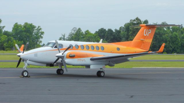 Beechcraft Super King Air 350 (E829UP)