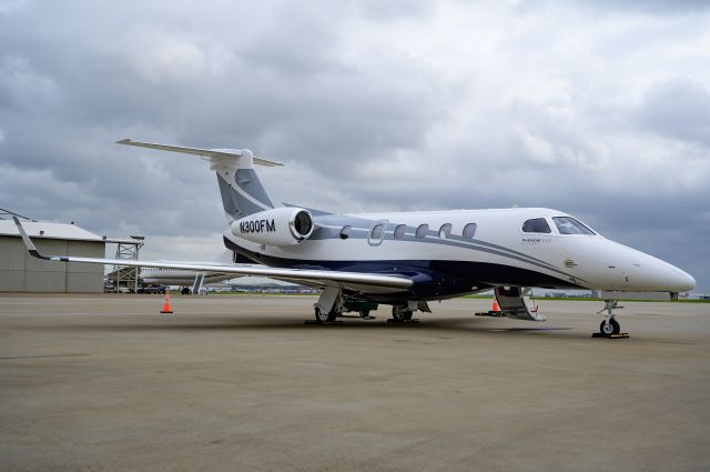 Embraer Phenom 300 (N300FM)