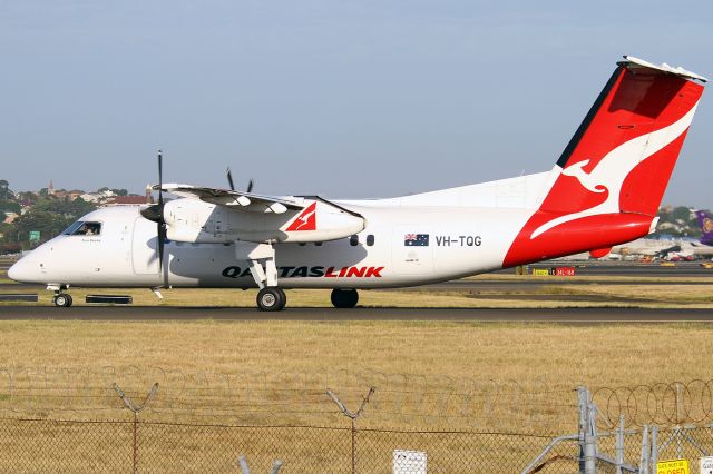 de Havilland Dash 8-300 (VH-TQG)