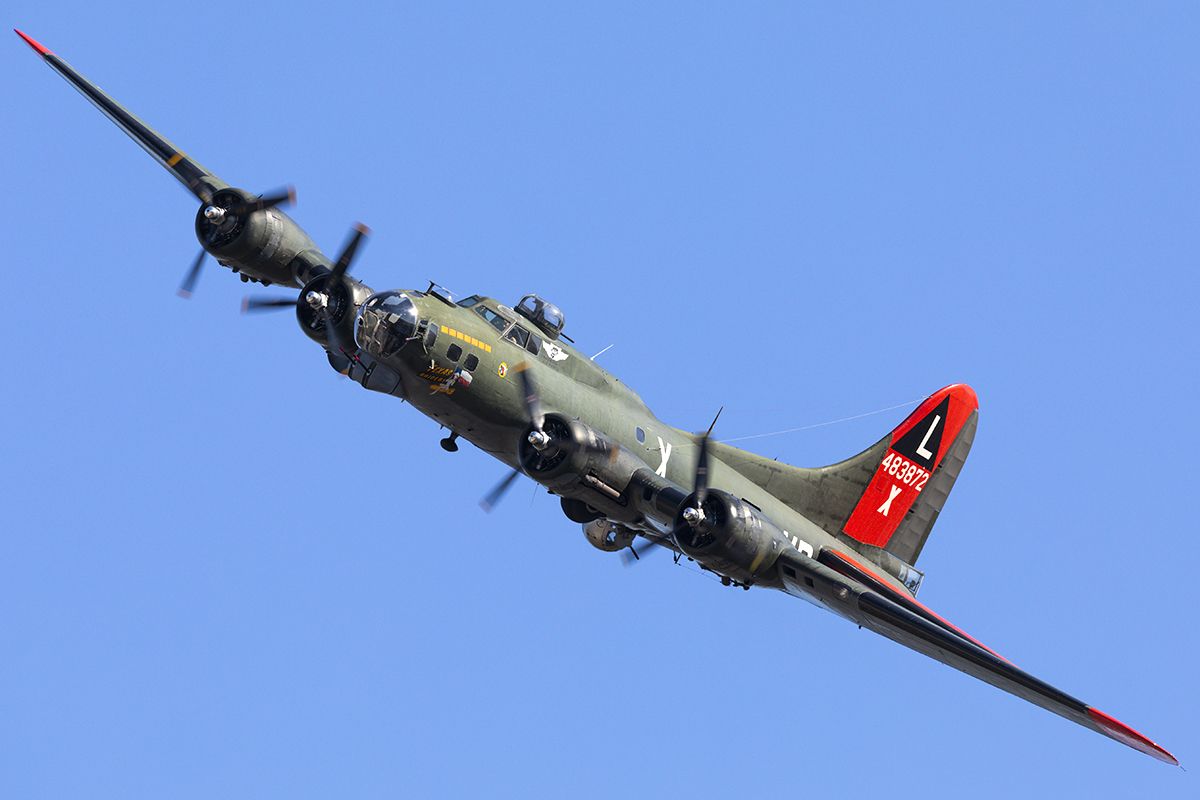 Boeing B-17 Flying Fortress (N7227C)