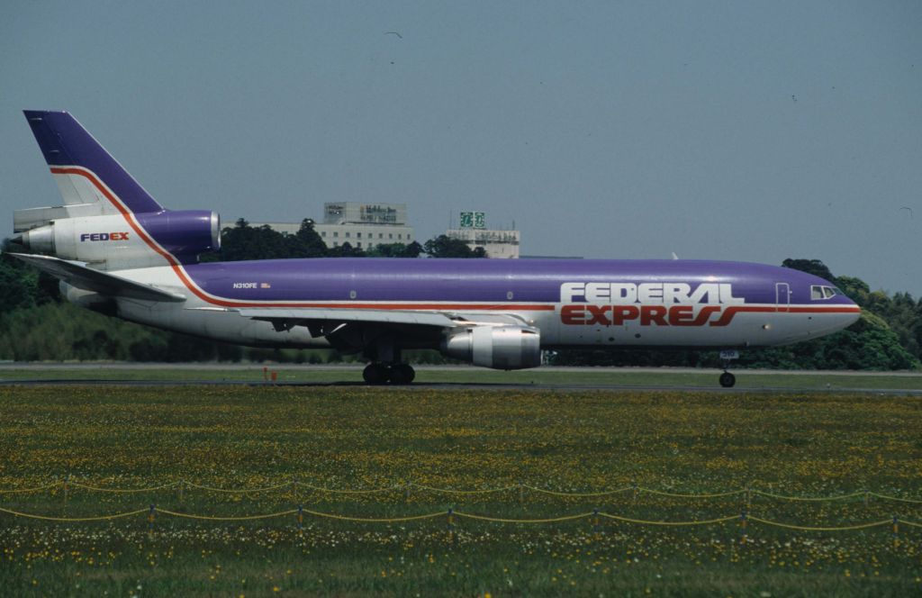McDonnell Douglas DC-10 (N310FE) - Departure at Narita Intl Airport Rwy16R on 1996/06/05