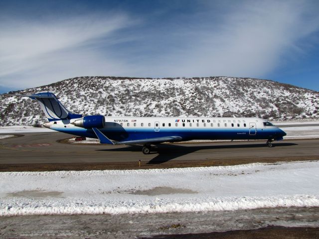 Canadair Regional Jet CRJ-700 (N797SK)