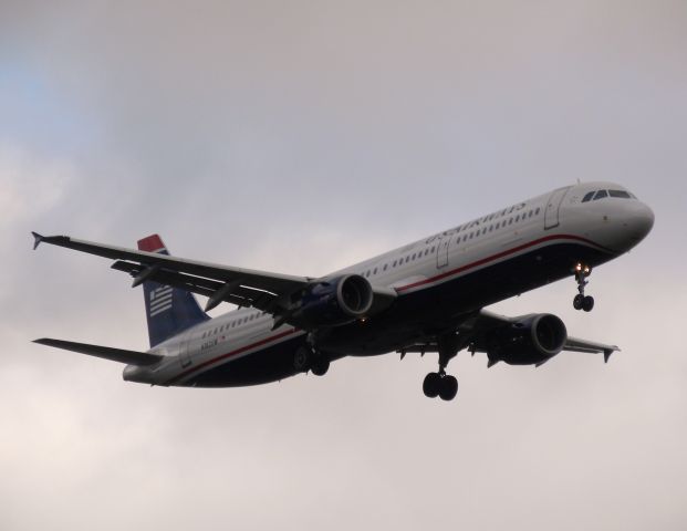 Airbus A321 (N182UW)