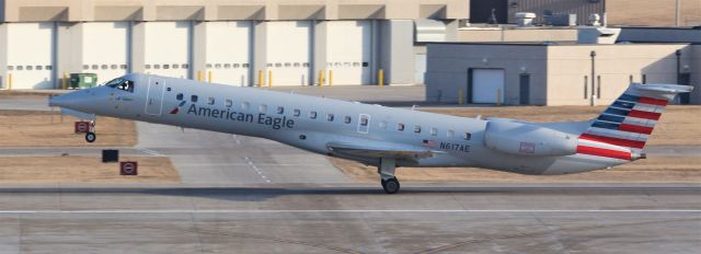 Embraer ERJ-145 (N617AE)