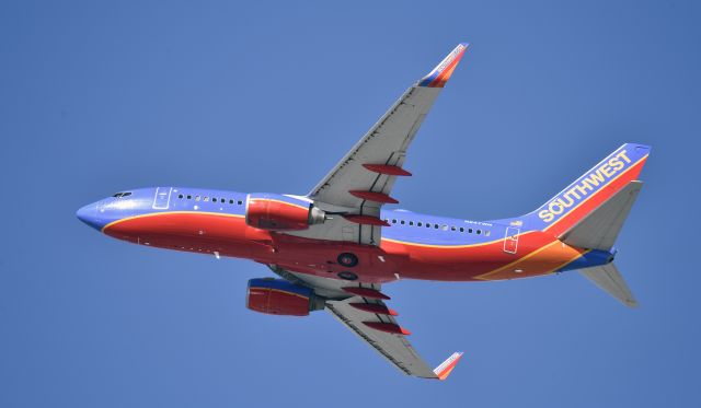 Boeing 737-700 (N247WN)