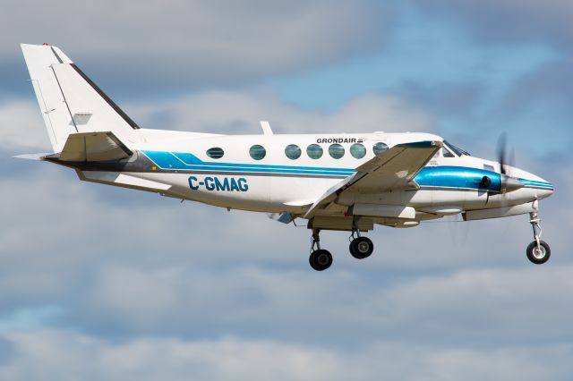 Beechcraft King Air 100 (C-GMAG)