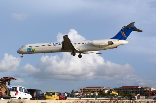 McDonnell Douglas MD-82 (PJ-MDD) - Insel Air 512 arriving from Haiti dedicated to Denis who is at the bottom of the shot getting his picture taken :-)