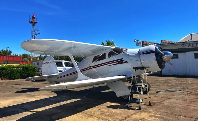 — — - N9873H - 1943 Beech D17S