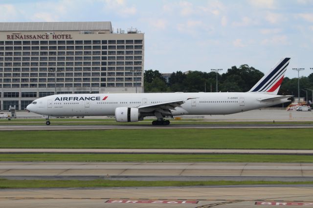 BOEING 777-300ER (F-GSQV)