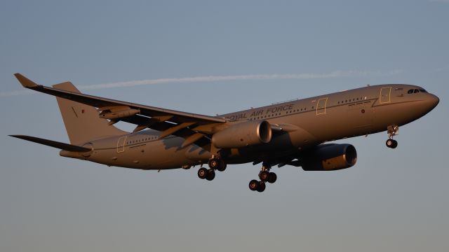 Airbus A330-200 (ZZ-336) - Arriving at Hamburg just before sunset on 2017-07-06 for G20 Summit