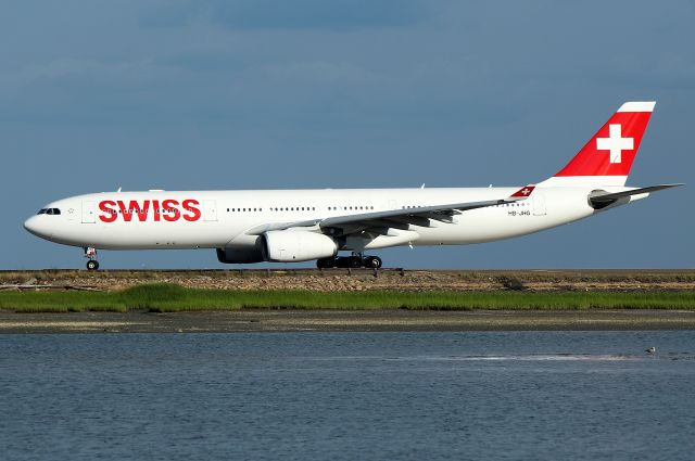 Airbus A330-300 (HB-JHG) - Swiss 55 Kilo holding for the 22R departure to Zurich