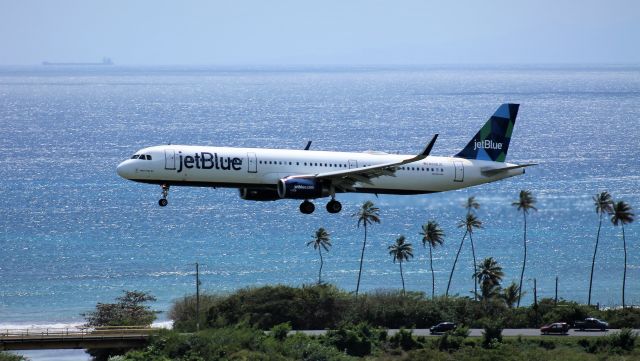 Airbus A321 (N998JE)
