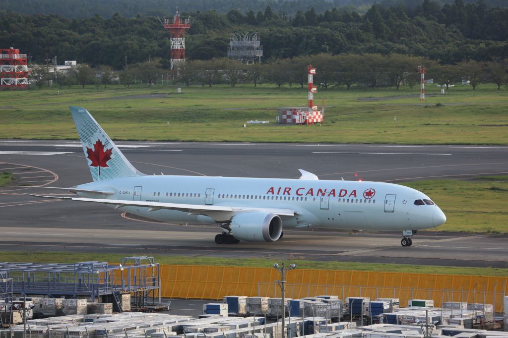 Boeing 787-8 (C-GHPX)