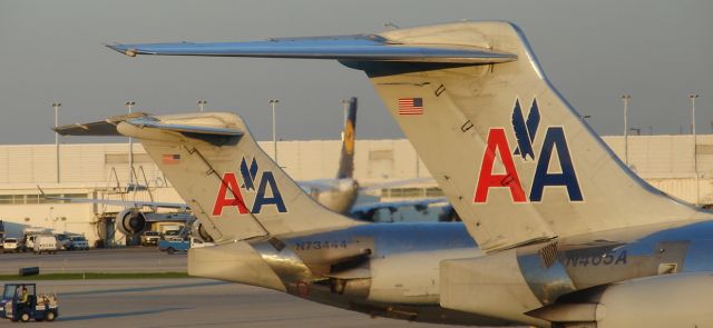 McDonnell Douglas MD-82 —