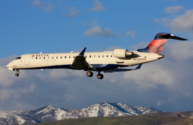 Canadair Regional Jet CRJ-700 (N630SK)