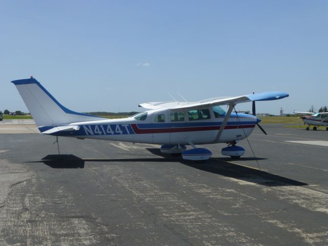 Cessna 206 Stationair (N4144T)