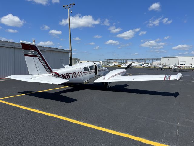 Piper PA-30 Twin Comanche (N8784Y)