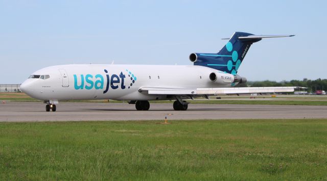 BOEING 727-200 (N726US) - A Boeing 727-223(F) (serial number 022469) maneuvering on the ramp at Carl T. Jones Field, Huntsville International Airport, around noon - April 25, 2024. 