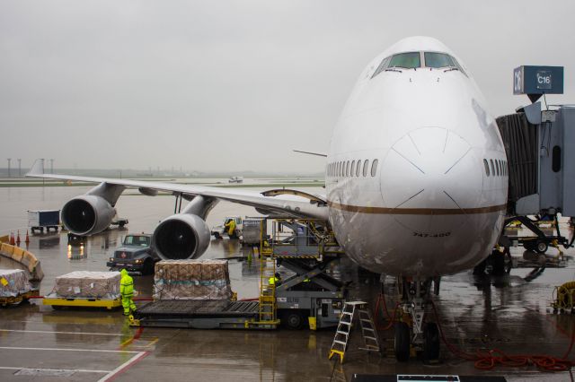 Boeing 747-400 (N182UA)