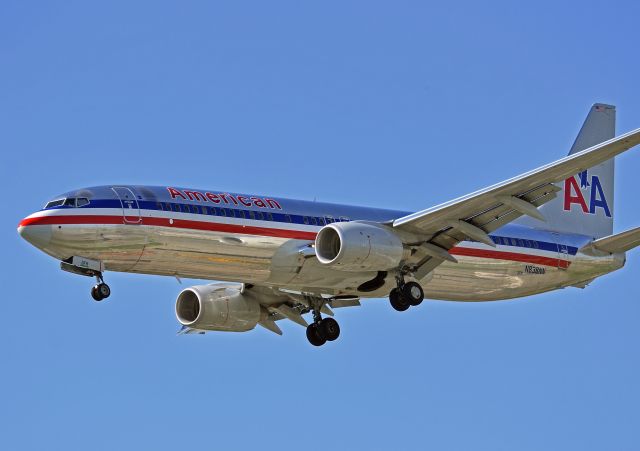 Boeing 737-800 (N838NN)