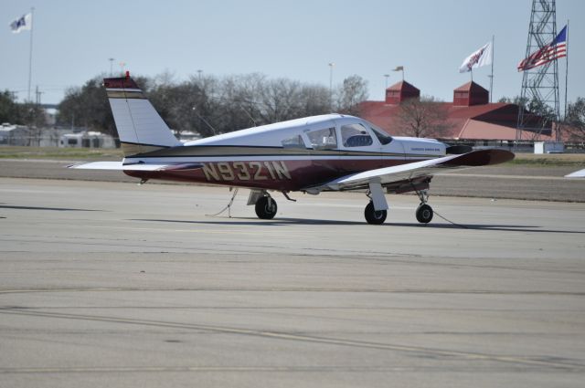 Piper Cherokee Arrow (N9321N)