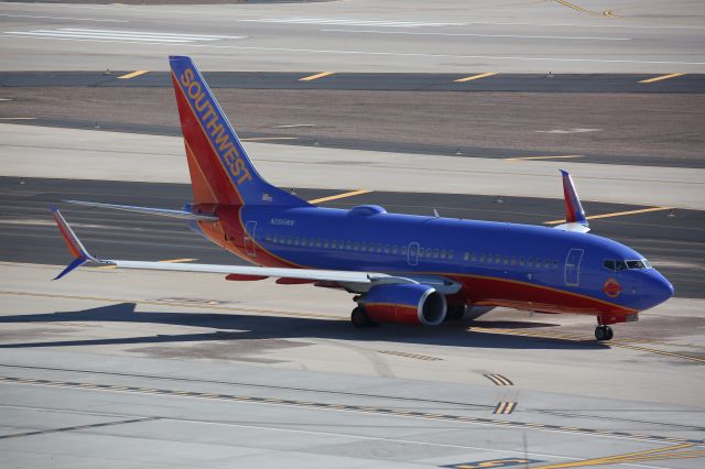 Boeing 737-700 (N266WN)