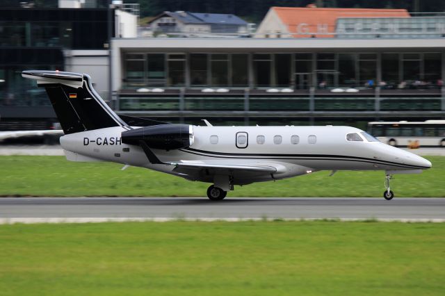 Embraer Phenom 300 (D-CASH)