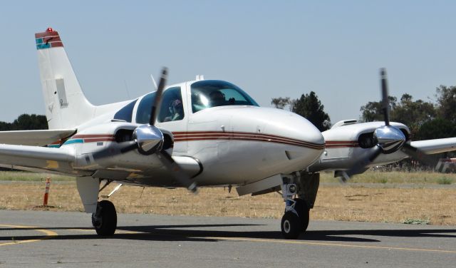 Beechcraft 55 Baron (N1BF)