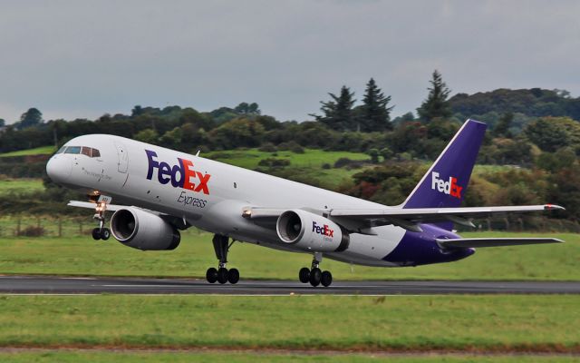 Boeing 757-200 (N923FD) - fedex b757 n923fd dep shannon 20/9/16.