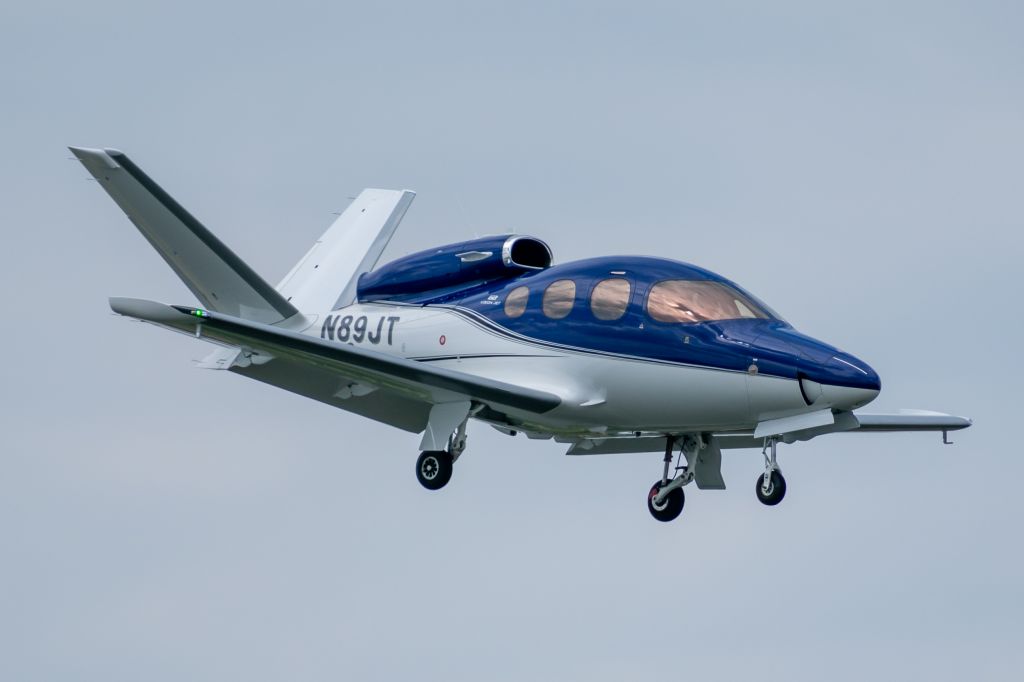 Cirrus Vision SF50 (N89JT) - Landing 13R at Love Field, August 4th, 2019.