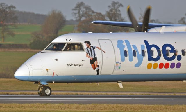 de Havilland Dash 8-400 (G-KKEV)