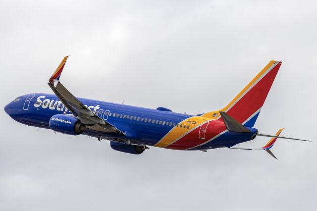 Boeing 737-800 (N8605E) - To Nashville