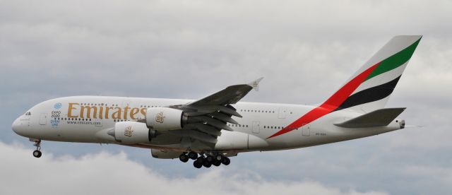 Airbus A380-800 (A6-EEW)