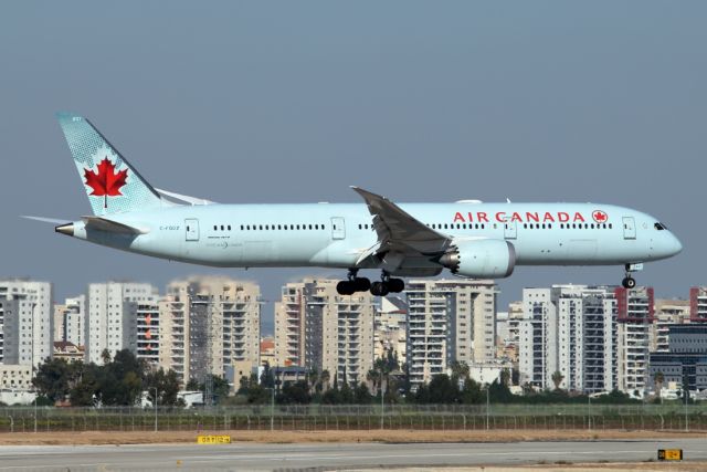 Boeing 787-9 Dreamliner (C-FGDZ) - 15/02/2021:  Flight from Toronto sconds before landing on runway 12. duration was 09h49m.