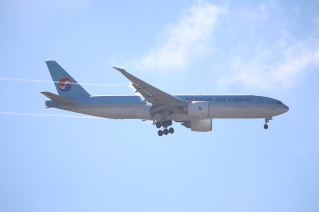 BOEING 777-200LR (HL8045)