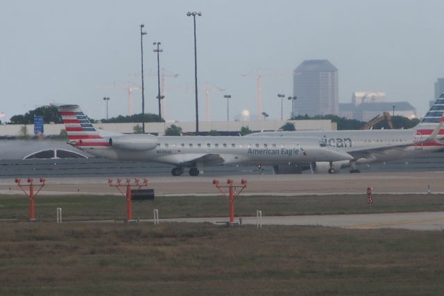Embraer ERJ-145 (N696AE)