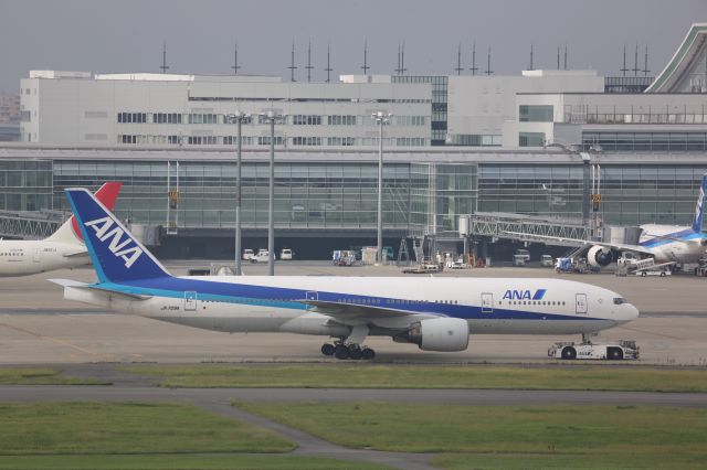 Boeing 777-200 (JA709A)