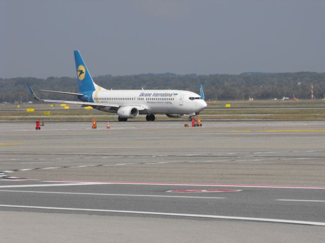 Boeing 737-800 (UR-PSA)