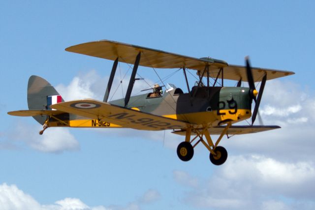 OGMA Tiger Moth (VH-NIG) - DH DH82A Tigermoth N-9129 sn 82248 VH-NIG Serpentine Airfield, Hopeland. Western Australia. Australia.25-09-16.