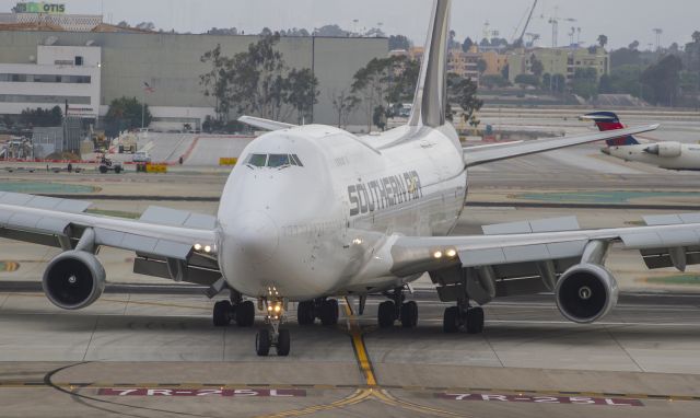 Boeing 747-400 (N400SA)