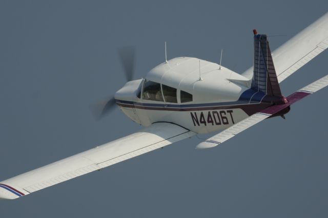 Piper Cherokee (N4406T)