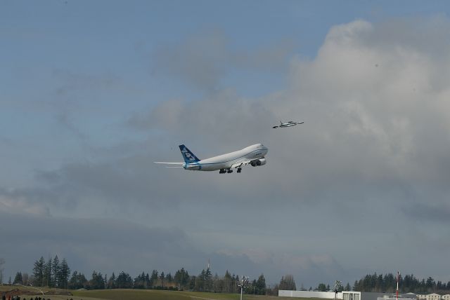 BOEING 747-8 (N747EX)