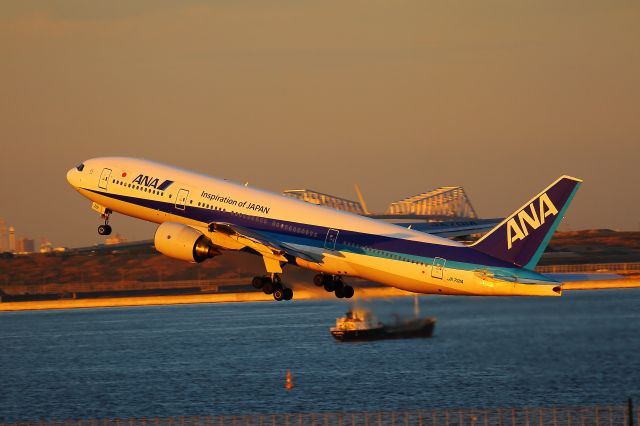 Boeing 777-200 (JA701A)